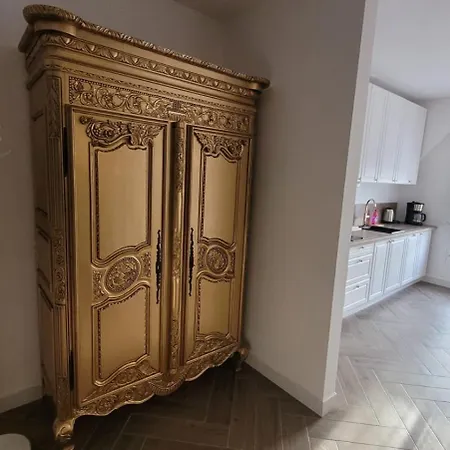 Daire Jaracza 28/15 *